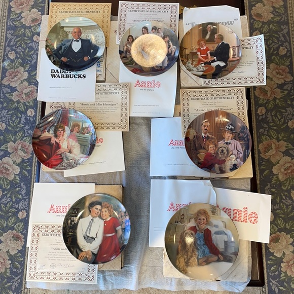 Bradford exchange ‘Annie’ plate set